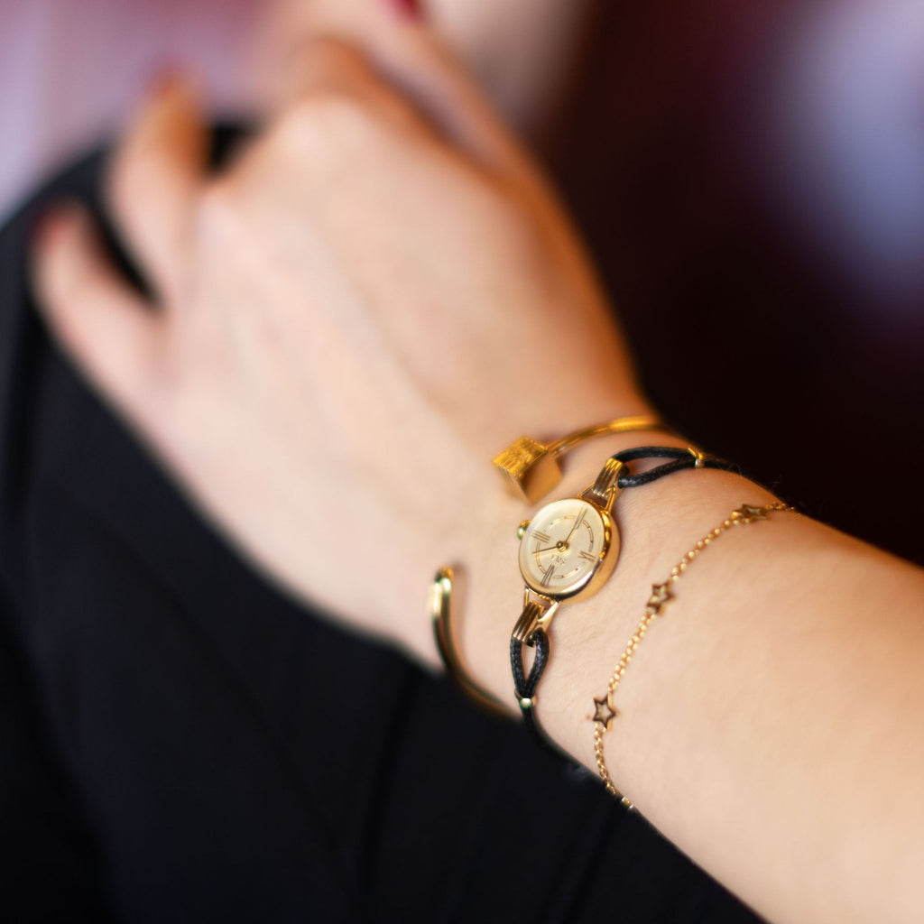 Une montre Louis Vuitton avec bracelets interchangeables